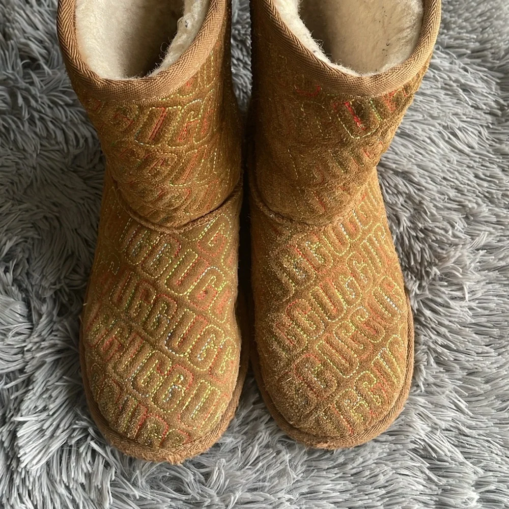 UGG Kids' Classic II Graphic Stitch Short Boot